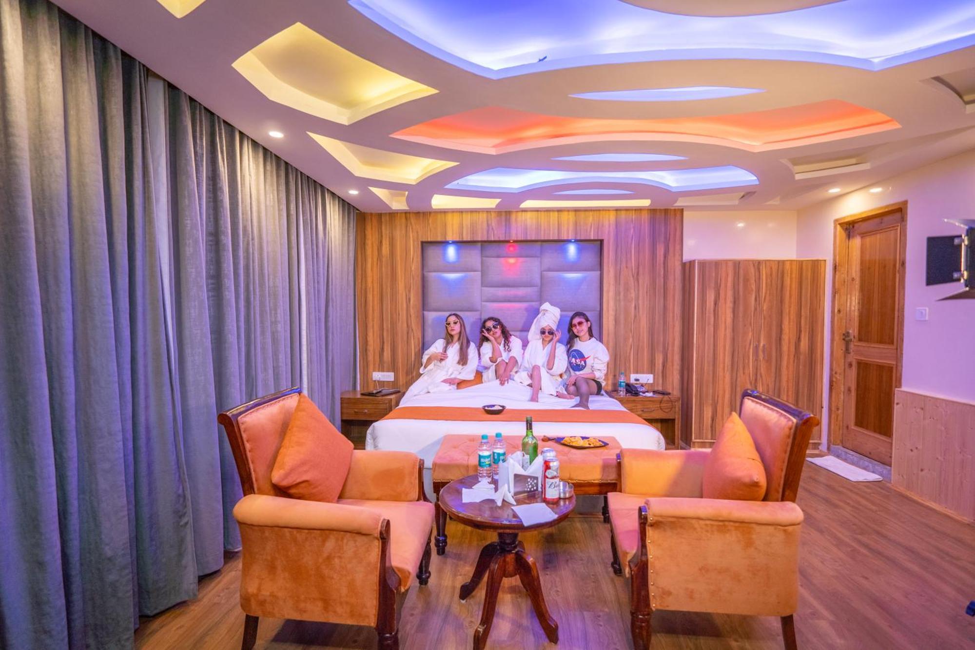 Hill River Resort - Central Heated & Air Cooled - Near Mall Road , Best Property Of Manali 2024- 2025 Kültér fotó