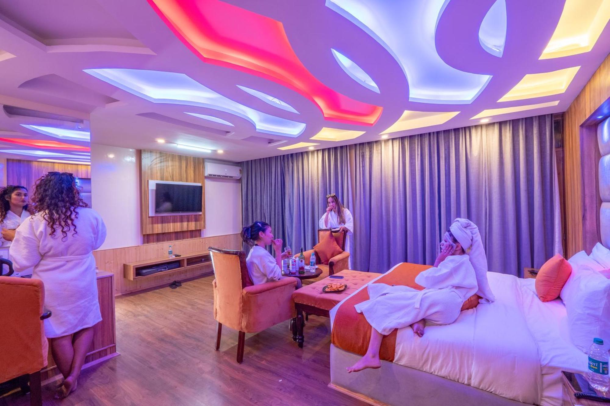 Hill River Resort - Central Heated & Air Cooled - Near Mall Road , Best Property Of Manali 2024- 2025 Kültér fotó